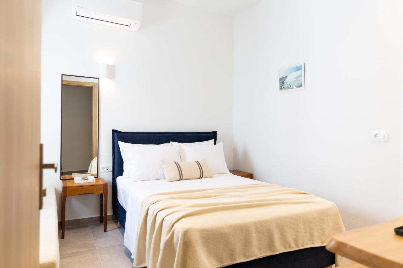 Asimina Hotel Fira  Ngoại thất bức ảnh